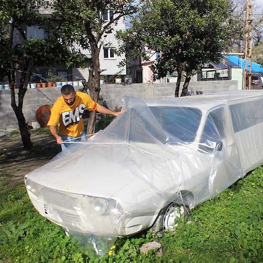 Düğünü için 1978 model otomobili limuzine dönüştürdü