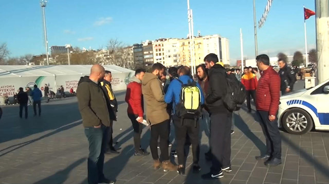 Taksim Meydanı’nda yumruk yumruğa kavga