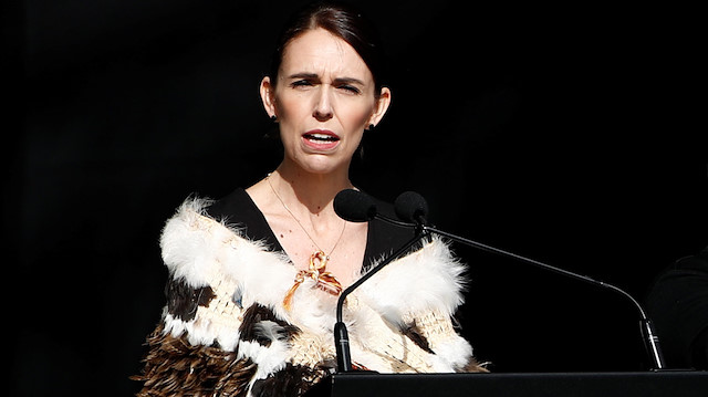 Ardern, soruşturma sırasında Tarrant'a nasıl silah lisansı verildiğine de bakılacağını söyledi.