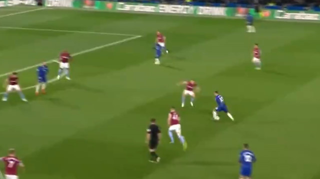 Eden Hazarddan Messi golü