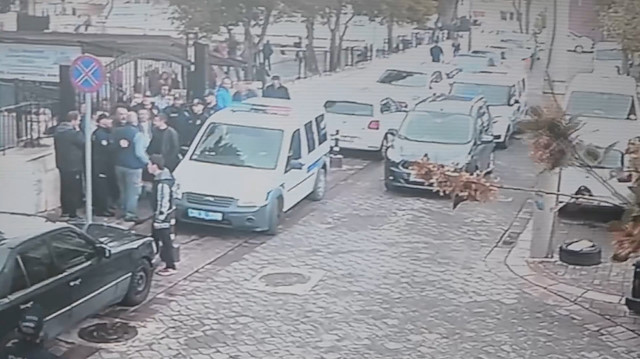 Ortaokul öğrencisi ailesiyle okul basıp terör estirdi