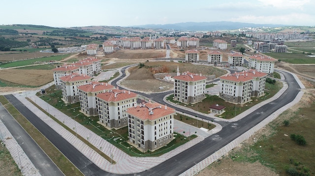 Bursa’nın İrfaniye Mahallesi’ne yapılacak olan 280 konut için ise 43 bin 119 kişi başvurdu.