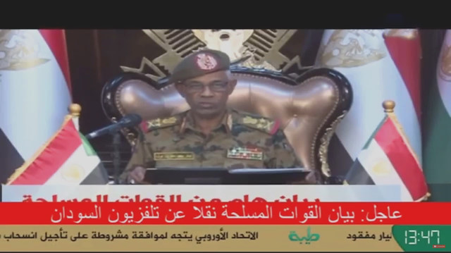 Sudan Savunma Bakanı Yüksek Askeri Konseyin yönetime el koyduğunu açıkladı