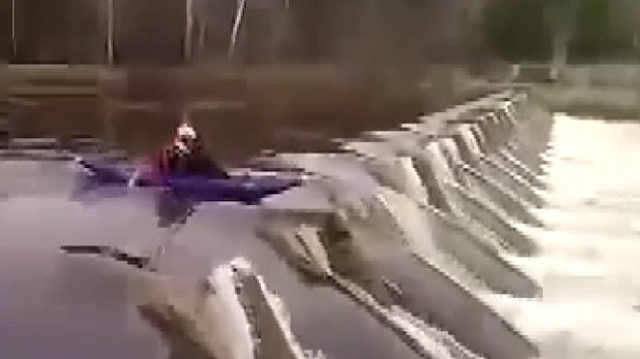 Barajdan kanoyla geçmeye kalkınca canından oldu