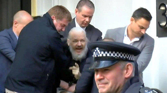 Wikileaksin kurucusu Assange tutuklandı