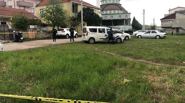 Olay yerine polis ekipleri geldi.