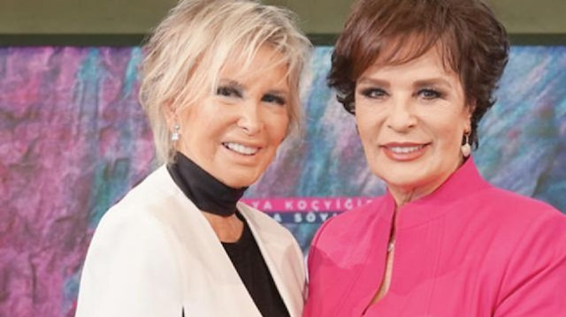 Filiz Akın ve Hülya Koçtiğit