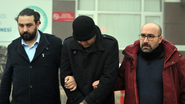 Operasyon kapsamında gözaltına alınan şüpheliler sağlık kontrolüne getirildi. Fotoğraf:Arşiv.