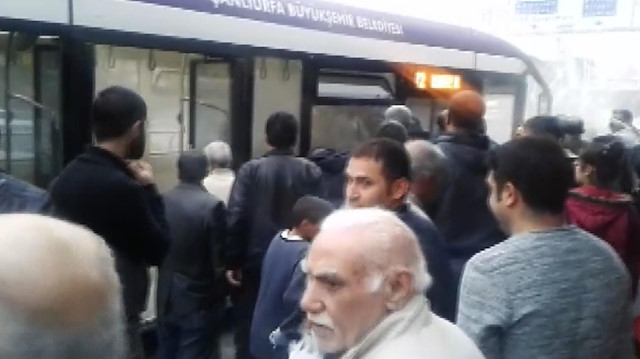 Duman altında kalan otobüste yolcular nefessiz kaldı