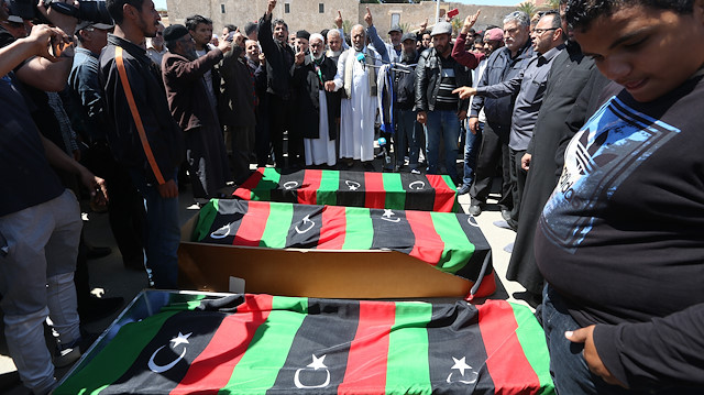 Arşiv: Libya'da General Halife Hafter'e bağlı güçleri başkent Trablus'un Ebu Selim bölgesine roket saldırısı gerçekleştirdi.