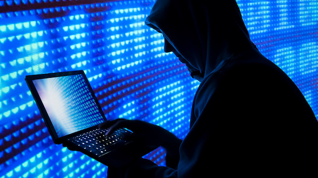 Dünya üzerinde 4 milyar internet kullanıcısının bulunduğu belirtildi.