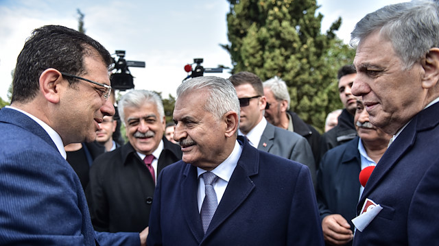 Binali Yıldırım ile Ekrem İmamoğlu tokalaştı