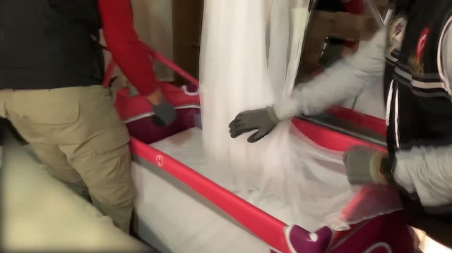 Bebek beşiğinden 7 kilo uyuşturucu çıktı