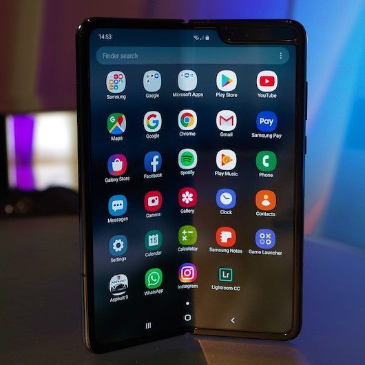 Galaxy Fold parçalarına ayrıldı