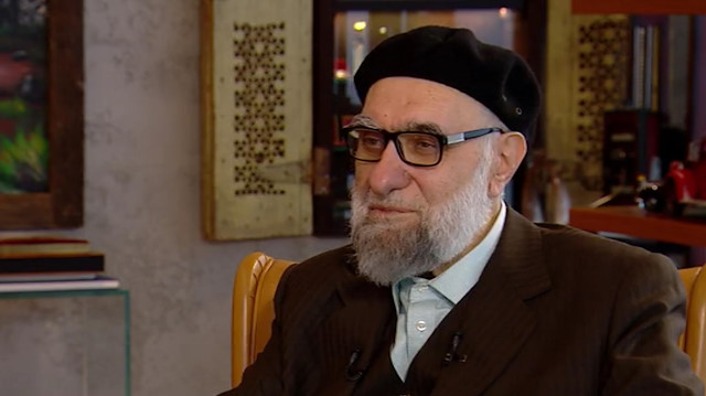 Hattat Hasan Çelebi Çamlıca Camiinin hatlarını anlattı