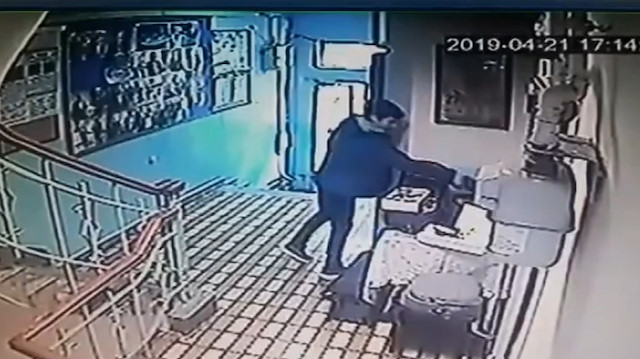 Fatih'te hırsızlık güvenlik kamerasında