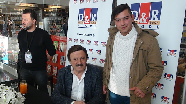 Selami Şahin’e imza gününde hayran şoku