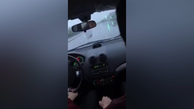 Yağmurlu havada drift yaparken takla attılar