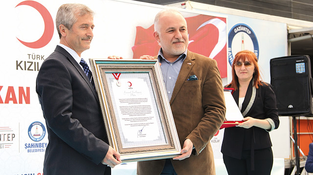 Mehmet Tahmazoğlu(Soldan 1) ve Kerem Kınık (Soldan 2)