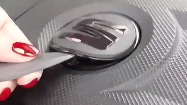 Seat motorundan Volkswagen amblemi çıktı