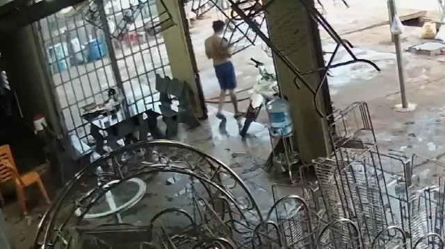 Hızlı davranan adam kazadan böyle kurtuldu