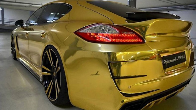 Altın renkli Porsche'nin sahibi polis tarafından daha öncesinde uyarılmıştı.