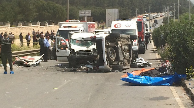 Olay yerine çok sayıda ambulans ekibi sevk edildi. 