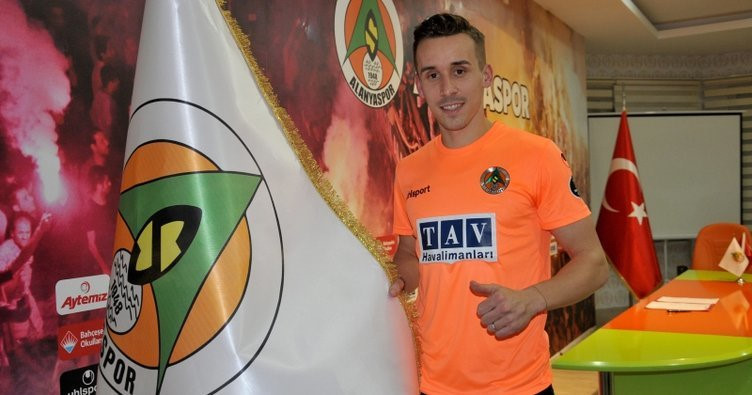 Josef Sural bu sezon Süper Lig'de çıktığı 9 maçta 1 gol atmıştı.
