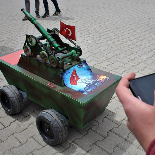 Lise öğrencisi insansız mini tank tasarladı