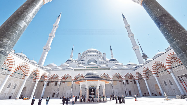 Çamlıca Camii