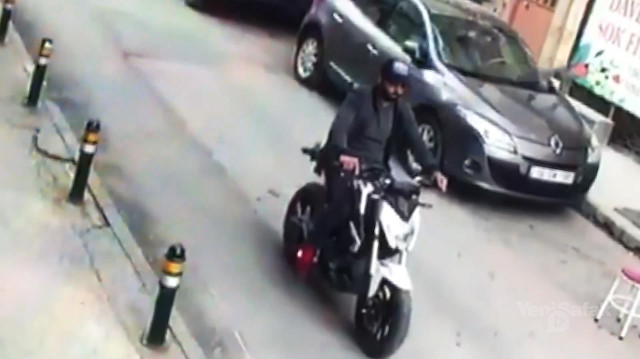 Aldığı sıfır motosiklete plaka taktıramadan çaldırdı