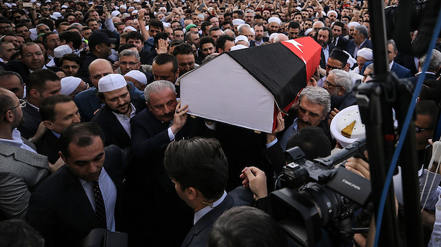 Kadir Mısıroğlu son yolculuğuna uğurlandı