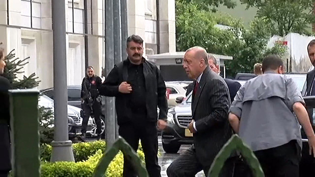 Cumhurbaşkanı Erdoğan AK Parti il binasında