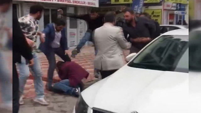 Başkentte esnaf birbirine girdi uçan tekmeler havalarda uçuştu