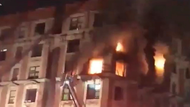 New Yorkta çıkan yangında 4ü çocuk 6 kişi öldü