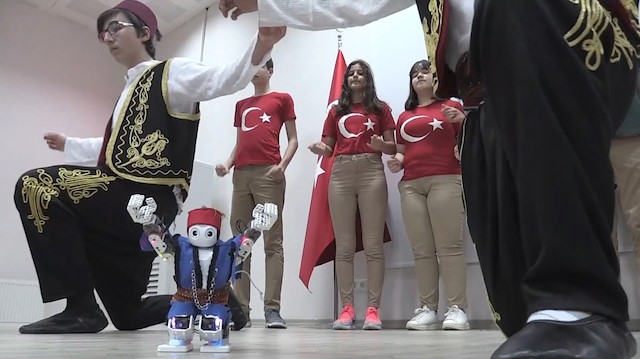 Harmandalı oynayan robot Avrupa finallerine taşıdı