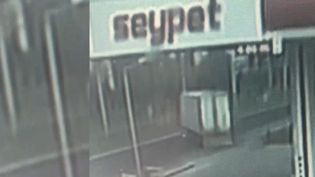 Freni boşalan TIR karşı şeride geçti