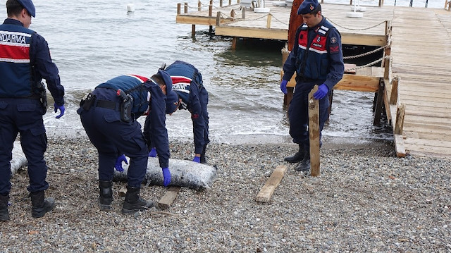 Batan teknedeki 140 kilogram uyuşturucu sahile vurdu