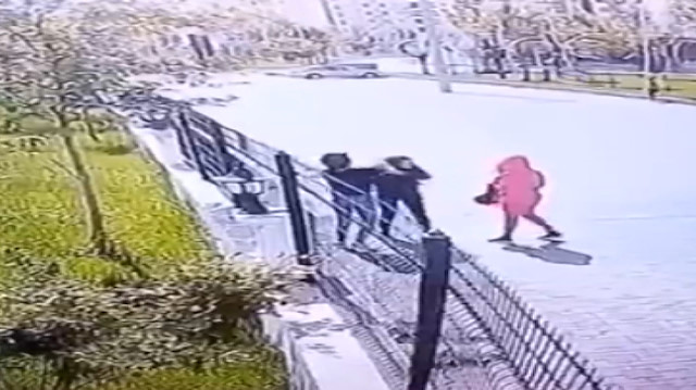 Kızların kavgası güvenlik kamerasında