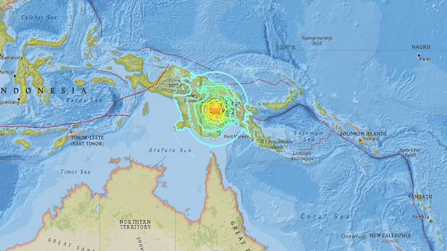 Deprem sonrası Tsunami alarmı verildi.