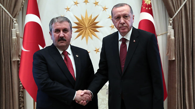 Basına kapalı gerçekleşen kabul 1 saat sürdü.