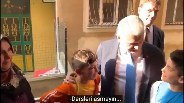 Binali Yıldırımla çocukların samimi sohbeti