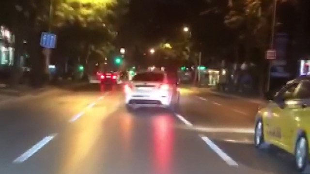 Bağdat Caddesinde trafik magandası kamerada