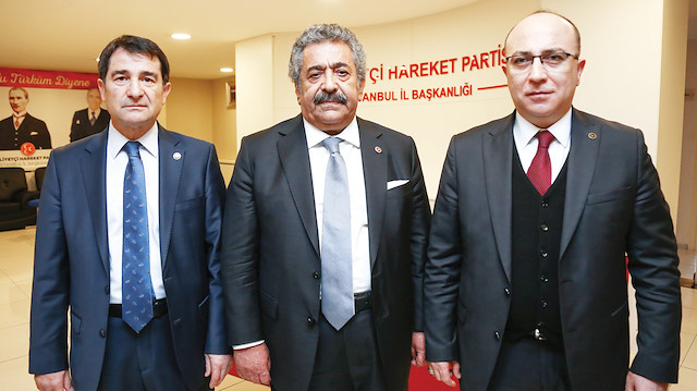 Üçüncü Bölge Koordinatörü İsmail Faruk Aksu (Solda), İkinci Bölge Koordinatörü Feti Yıldız (Ortada) ve Birinci Bölge Koordinatörü İzzet Ulvi Yönter (Sağda)