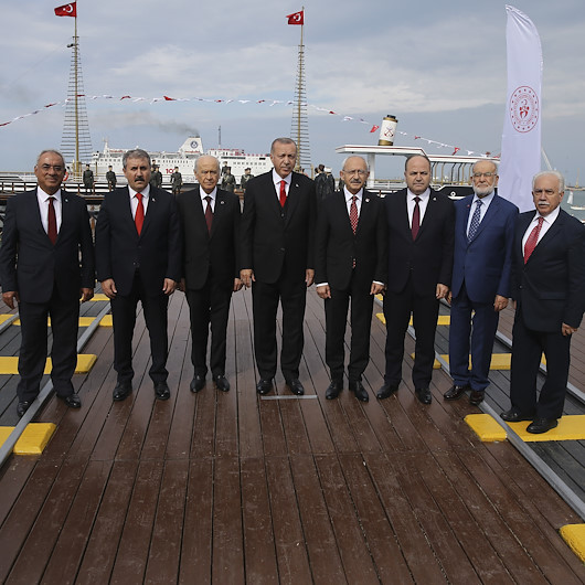 Asıl kaybeden<br>o fotoğrafta yer almayan olacak