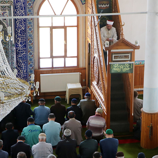 Cami imamı, görev yaptığı ilçeye koyun çiftliği kurdu