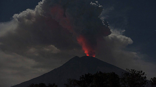 Endonezya'da Agung Yanardağı'nda patlama