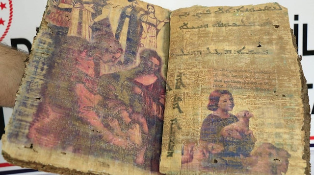 Diyarbakır’da 1400 yıllık dini kitap ele geçirildi