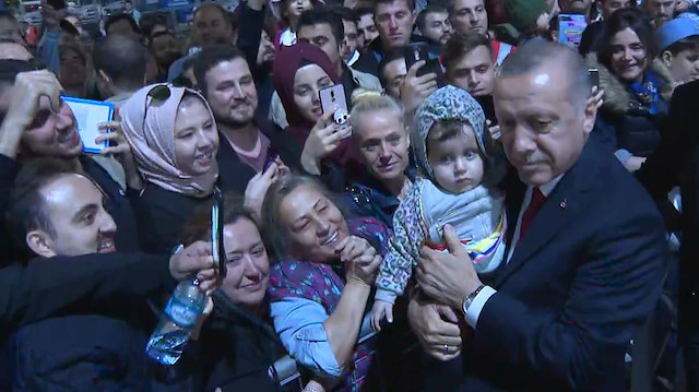 Cumhurbaşkanı Erdoğan Yenikapı'da vatandaşlarla bir araya geldi