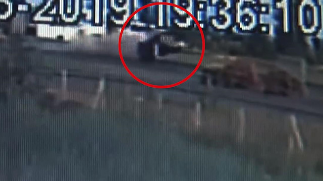 Motosikletliye çarpmamak isterken takla atıp sürüklendi